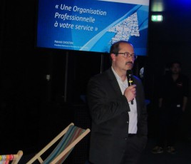 Christophe Bazin devant les agents Stellantis du 62