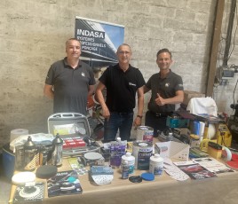 Yves Martinez (à droite) et ses équipes sur l'Indasa Tour