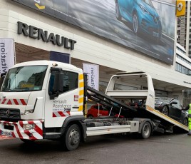 Dépanneuse_du_garage_Renault,_rue_du_Docteur-Finlay_(Paris).jpg