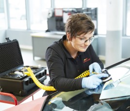 La réparation de pare-brise permet de valoriser la main d'oeuvre et limite l'immobilisation du véhicule.