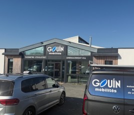 Les deux associés ont déménagé les activités de Gouin Mobilités dans un local attenant au garage DSI Niort.
