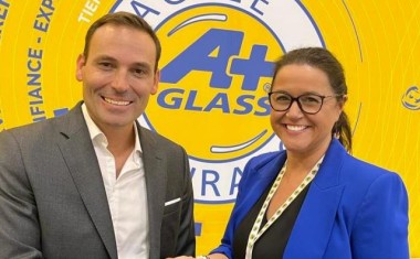 Nicolas Chevallier, directeur général d'Allogarage, et Nelly Perez, directrice du réseau A+Glass France