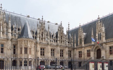 Le Palais de Justice de Rouen, siège de la Cour d'appel du département.