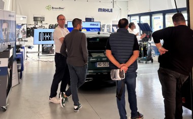 MAHLE Thermonator-Truck showroom matériel Decines-Charpieu