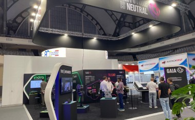 AZP 135 DISTRIB EQUIP THE FUTURE IS NEUTRAL STAND