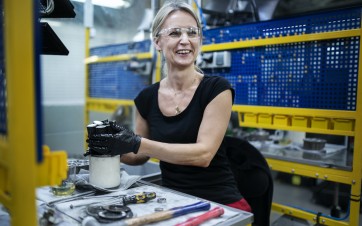 BORG Remanufacturing of AC compressor