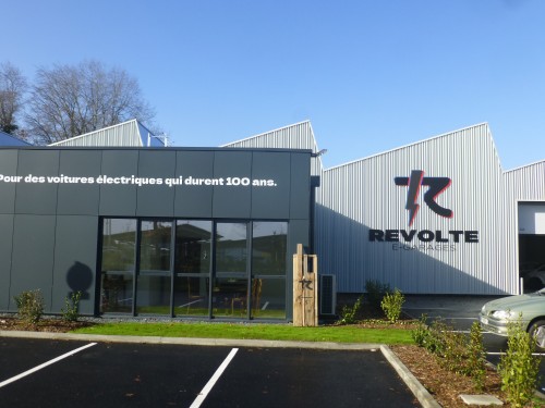 Revolte façade