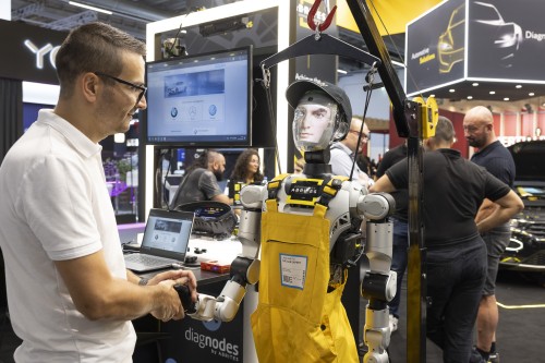 Automechanika robot
