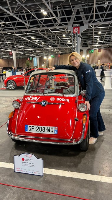 Mélanie Astles et la BMW Isetta