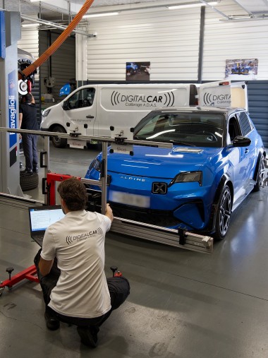 DIGITAL CAR -1