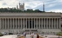 Ancien_palais_de_justice_depuis_la_Passerelle_du_Palais_de_Justice_(Lyon)_en_juin_2019_cropped.jpg